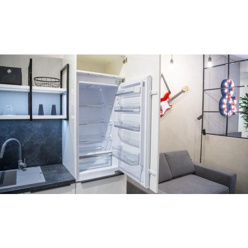 Kluge beépíthető kombi hűtőszekrény alul fagyasztóval, 181L/70L