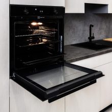 Kluge beépíthető multifonkciós fekete sütő, 75L