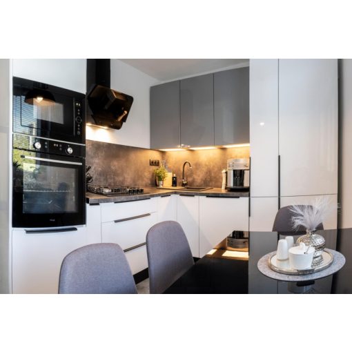 Kluge beépíthető mikrohullámú sütő grillel, 25L, fekete üveg